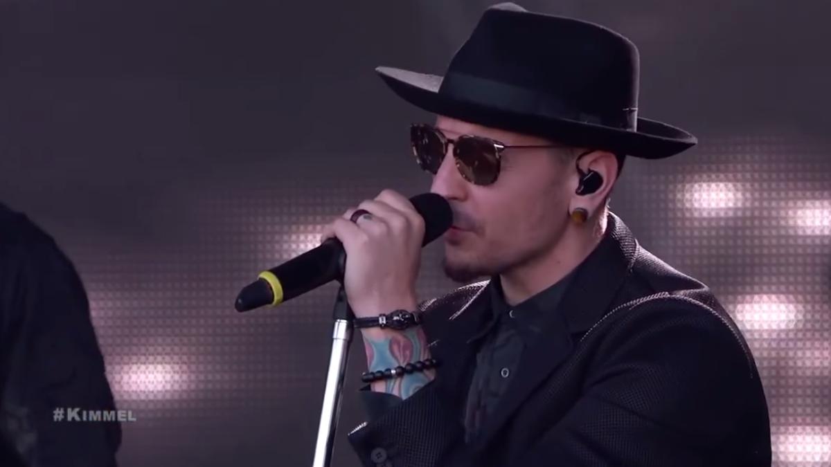 chester_bennington_45393800