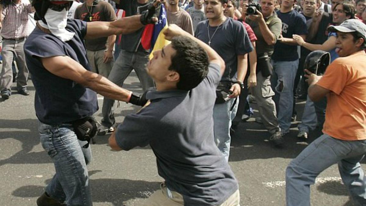 lupte_strada_caracas_21310500