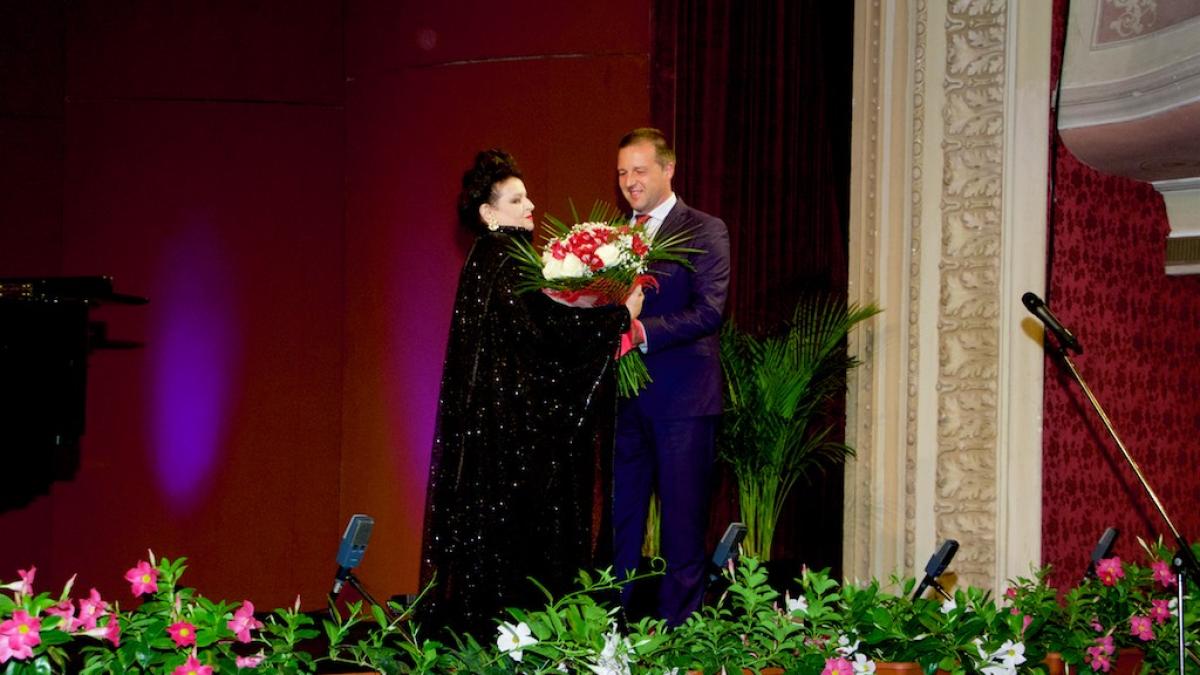 primarul_municipiului_braila__viorel_marian_dragomir_si_mariana_nicolesco_la_deschiderea_festiva_63369000