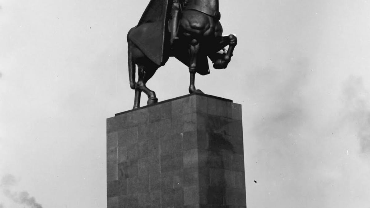 statuia_ferdinand_14mar1941_22005400