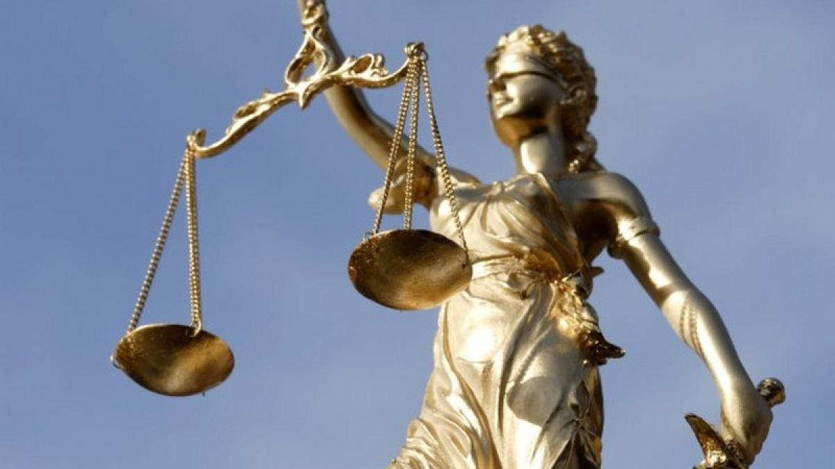 justitia_statuie_45485100