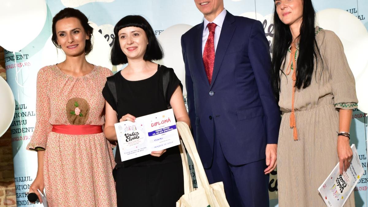 1_alexandra_penciuc_menajeria_de_sticla_86582800