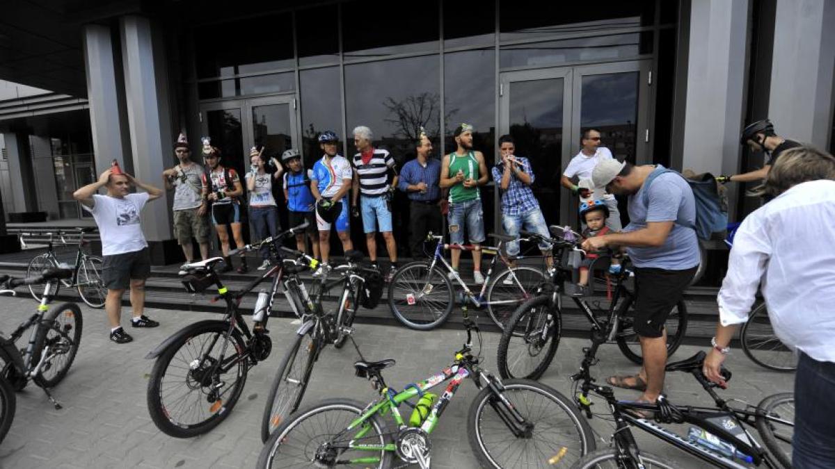 biciclete_biciclisti_77069300