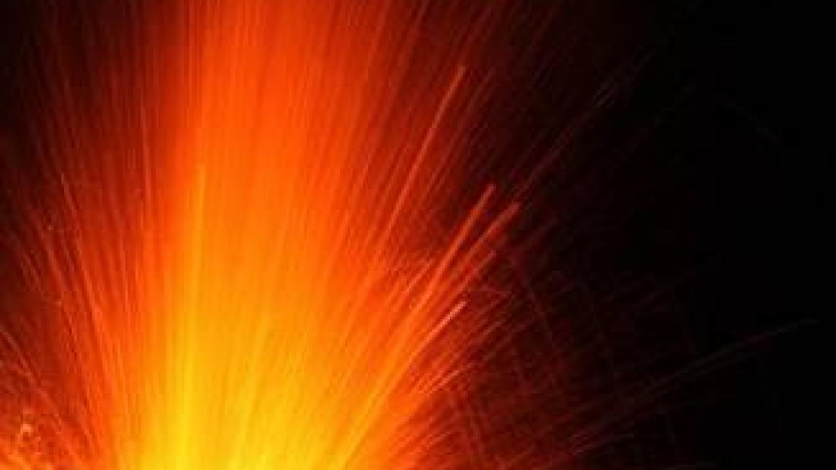 un_fotograf_sfideaza_moartea__pozand_vulcani_in_plina_actiune__galerie_foto__79595000