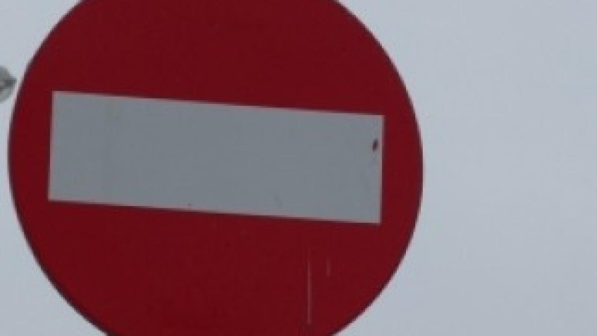 acces-interzis-semn-rutier-thumb-250-0-18