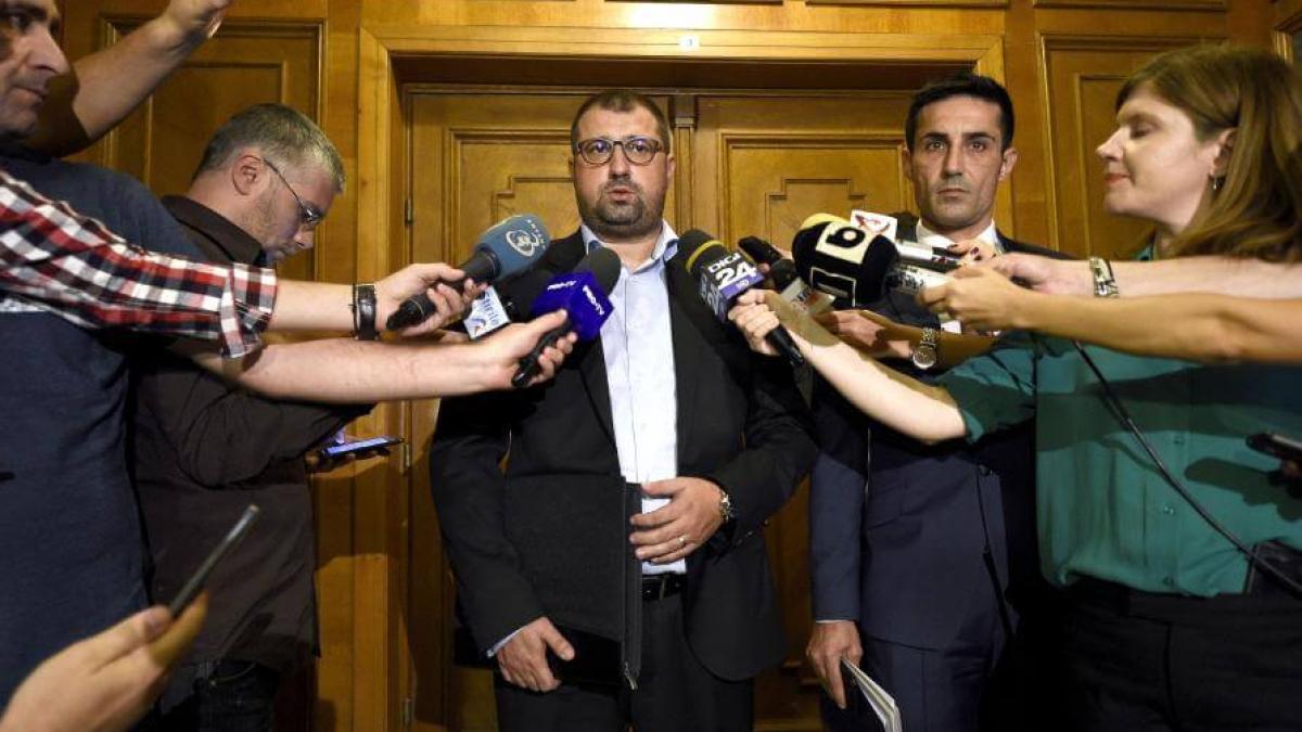 fostul_colonel_sri_daniel_dragomir_stg__si_presedintele_comisiei_parlamentare_de_control_al_activitatii_sri__claudiu_manda_36251700