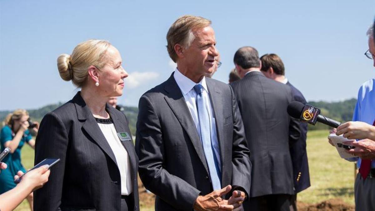 nt_dayton_groundbraking_hille_korhonen_bill_haslam_33641600