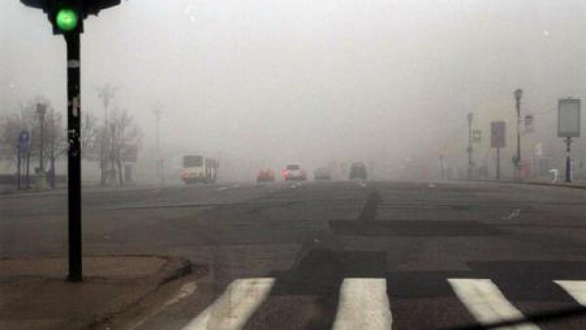 soferii_care_circula_pe_a2_trebuie_sa_reduca_viteza_este_cod_galben_de_ceata_284364_15022600