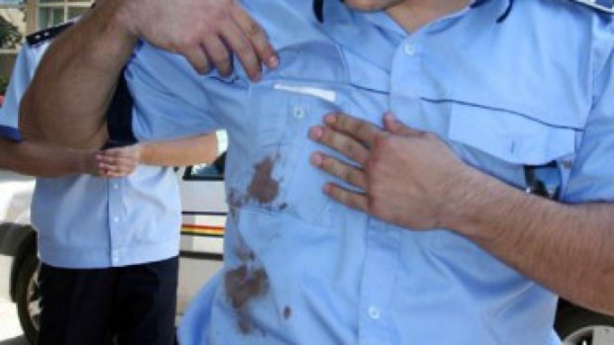 politisti_batuti_79925900