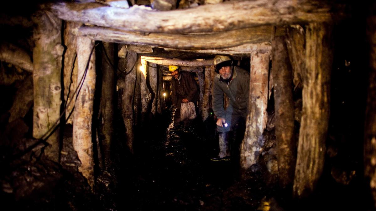 mina_lupeni_38404900