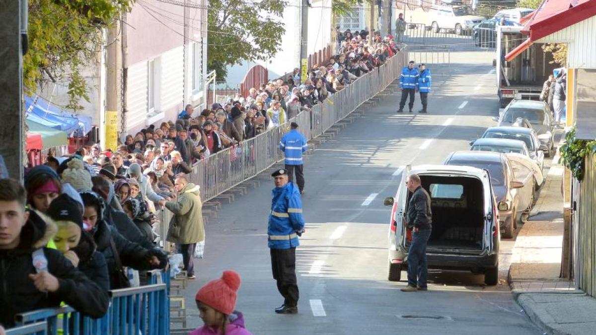 coada_moaste_sfanta_parascheva_dcnews_14_octombrie_2017_44432700