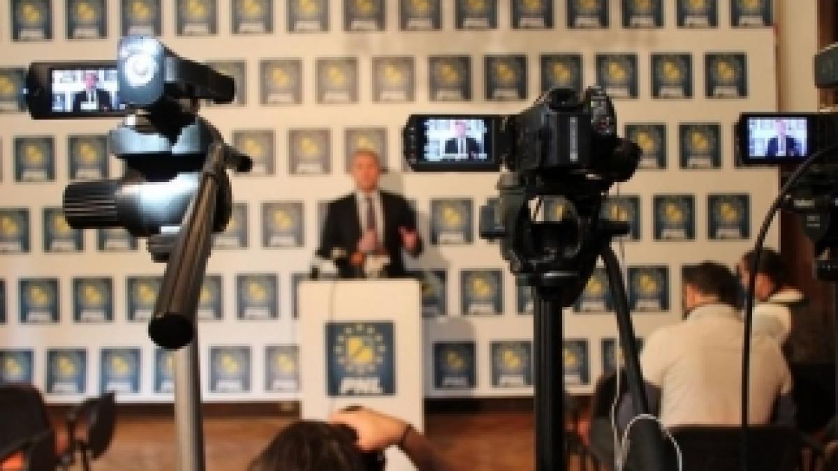 scena_politicaprc_ccprc_86_fierbe_predoiu_romaprc_ccprc_82nia_nu_e_capabilaprc_ccprc_86_de_o_astfel_de_operatprc_ccprc_a6iune_istoricaprc_ccprc_86_iprc_ccprc_82n_acest_moment_08906400_35357000_55138900