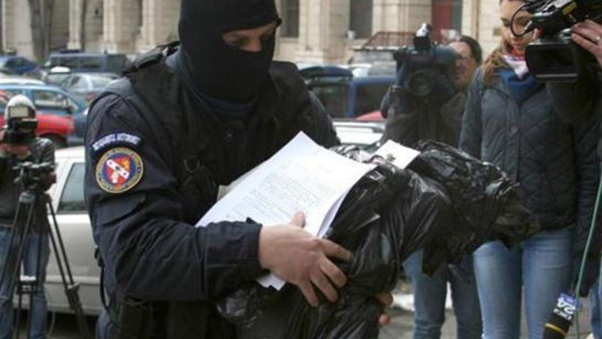 descinderi_dna_la_consiliul_judetean_bacau_mai_multi_functionari_suspectati_de_coruptie_18487900_36882200