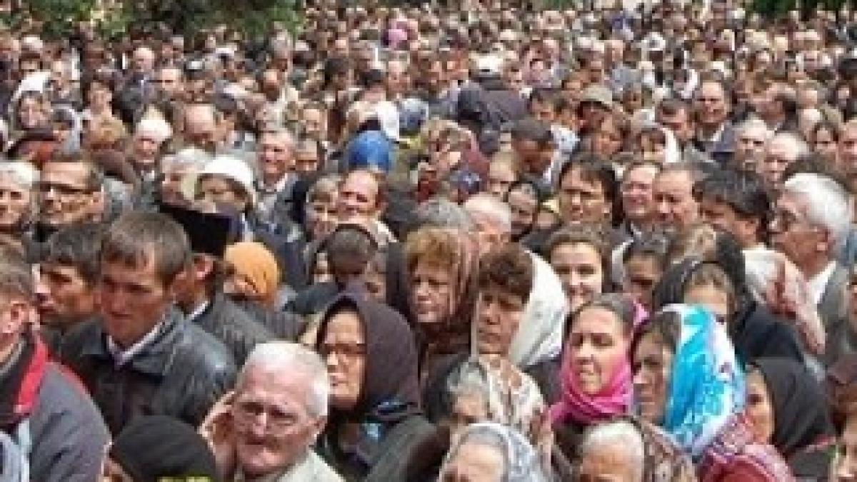 credinciosi-la-slujba