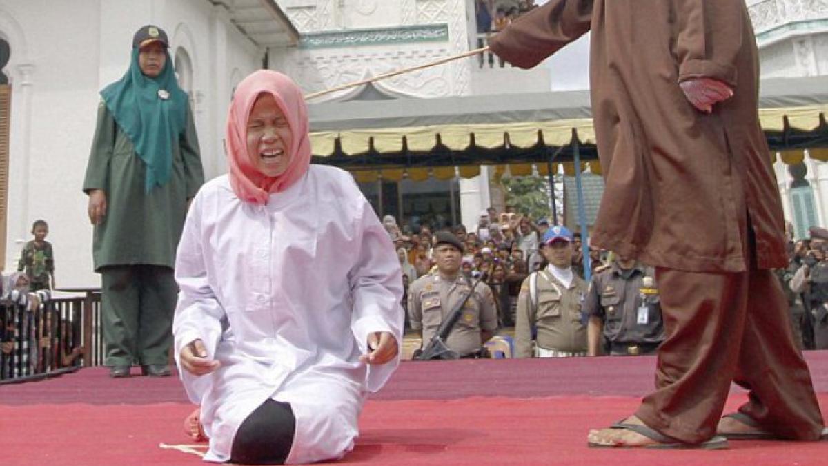 femeie_biciuita_26303400