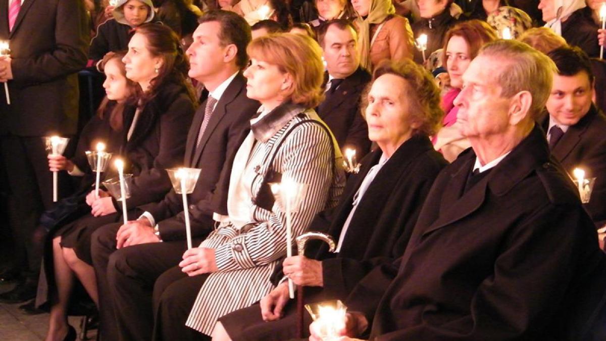 familia_regala_paste_18182000