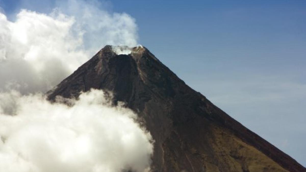 filipine_vulcanul_mayon_8dbcc2df7e5836_17646700
