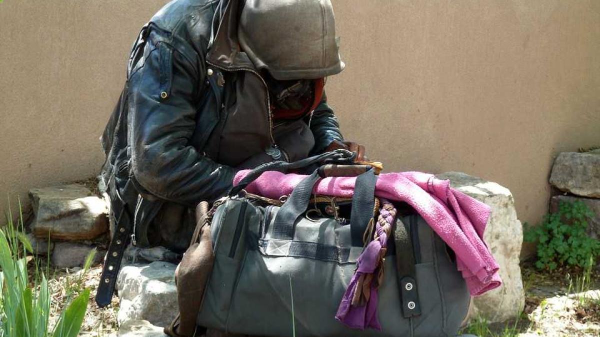 homeless_sarac_fara_adapost_81828500