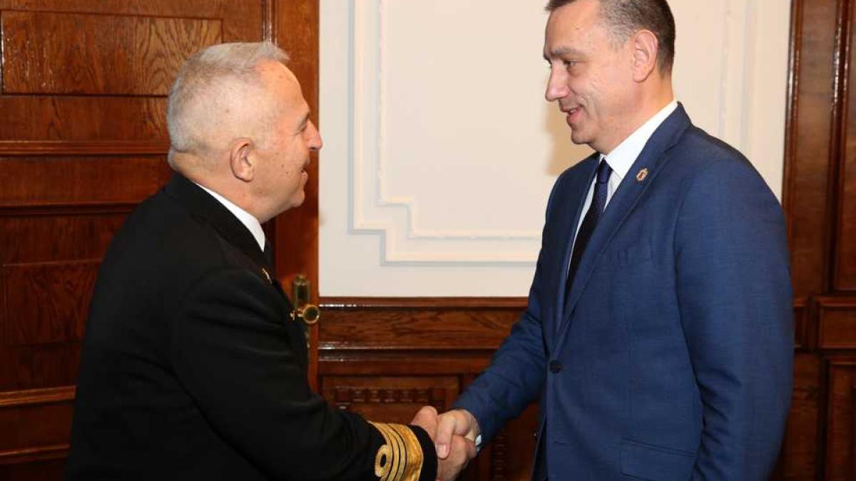 mihai_fifor_amiralul_evangelos_apostolakis_mapn_08184300