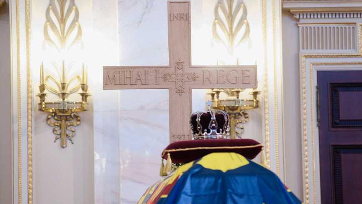 coroana_regala_fier_81739200