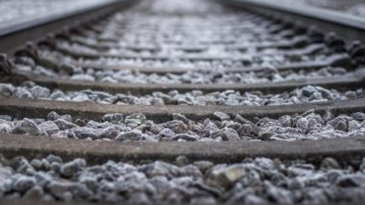 cale_ferata_tren_iarna_360x206_52745800