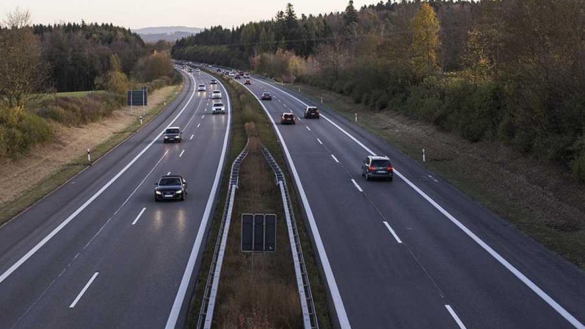 trafic_auto_masini_83813200