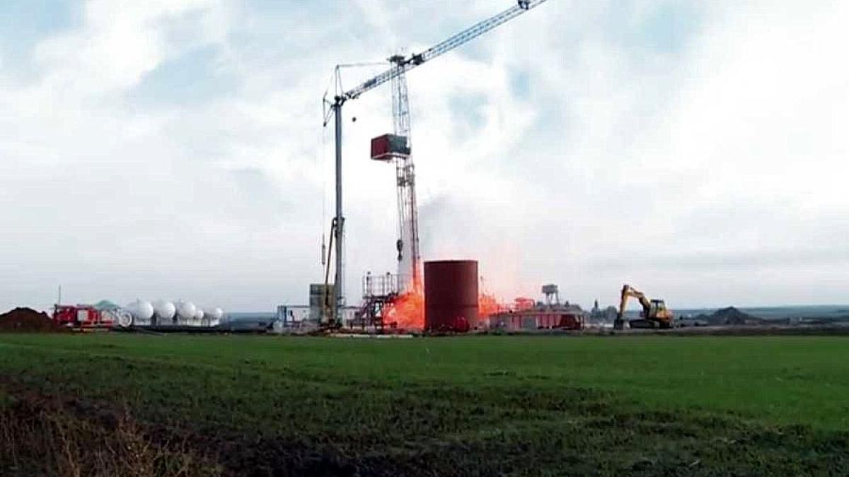 sonda_petrol_incendiu_moftinu_32721800