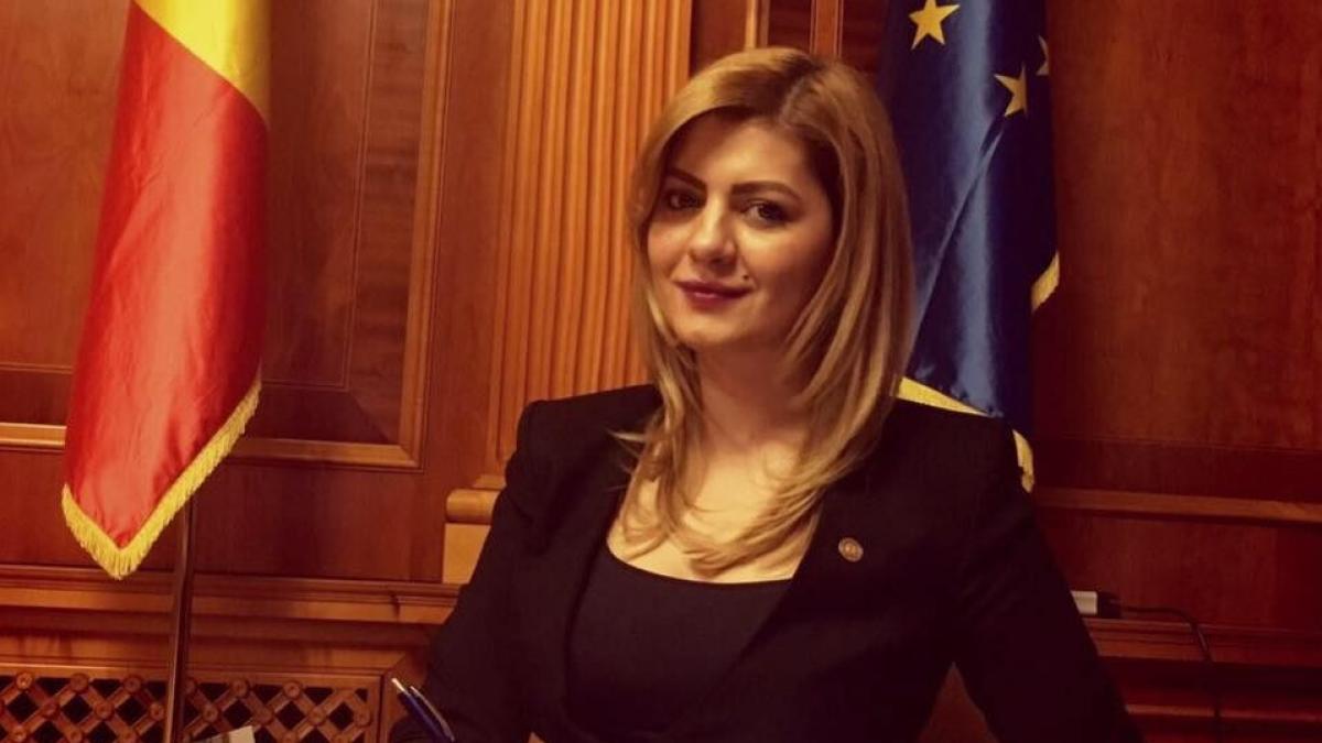 aida_caruceru_41143000