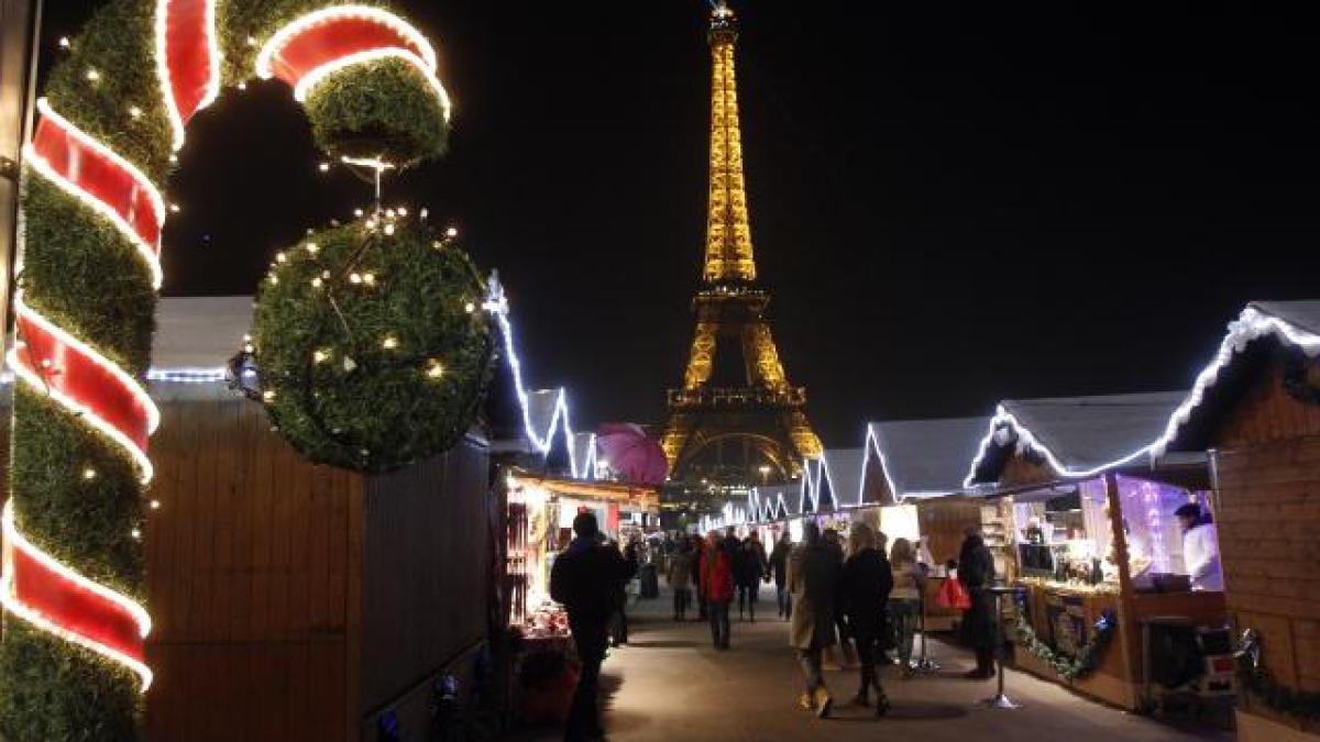 lumini_in_fata_arcului_de_triumf___din_paris_51050500