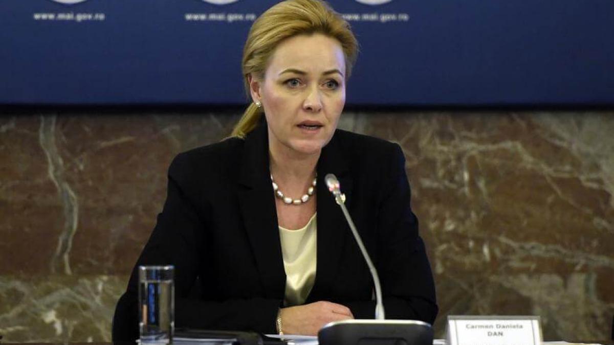 carmen_dan_dcnews_42452500