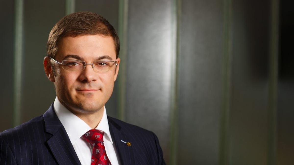 alex_milcev_ey_40374600