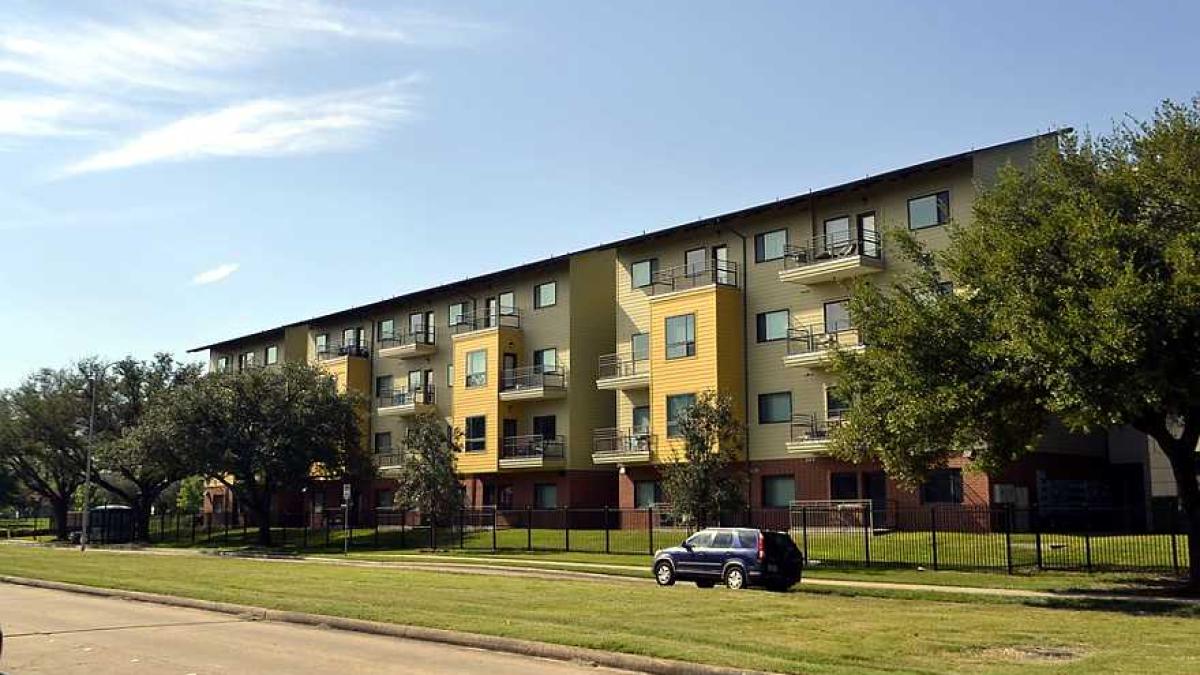 apartamente_bloc_parcare_masini_43444900