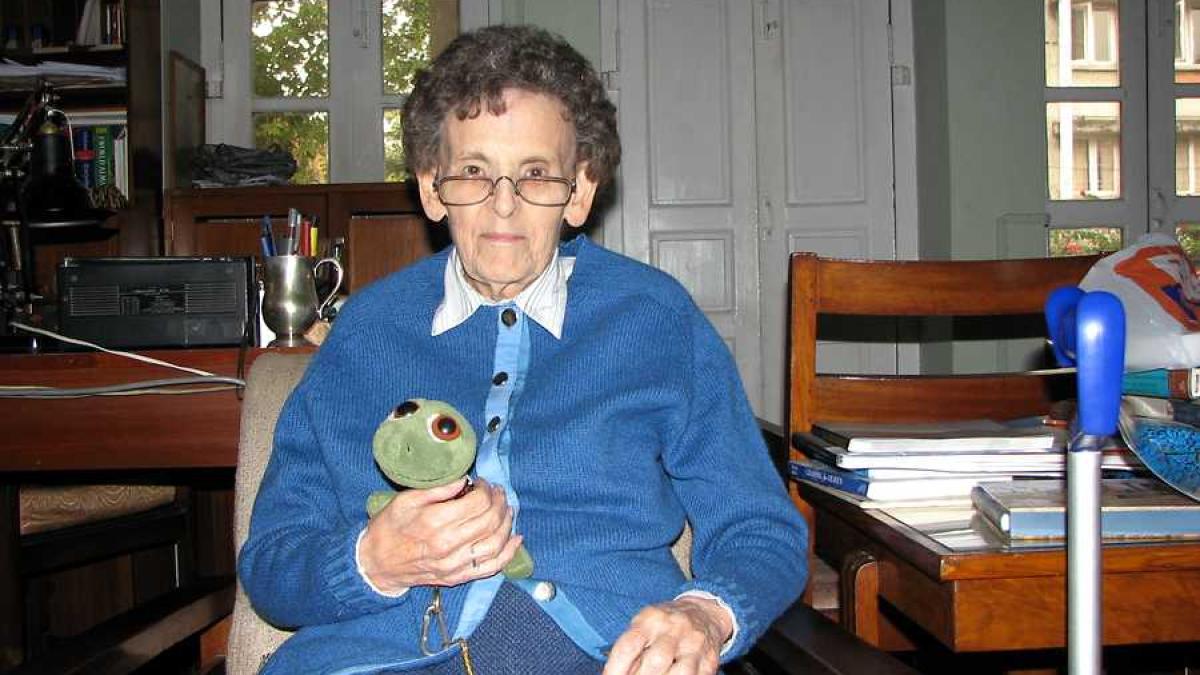 elizabeth_hawley_wiki_75661000