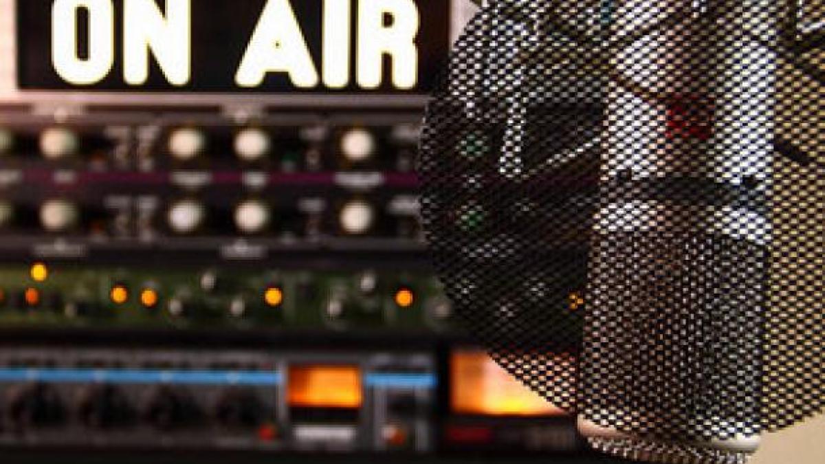 radiojournalism_25059600