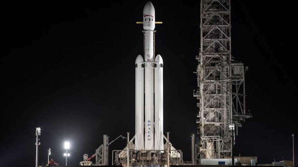racheta_spacex_falcon_heavy_fcbook_21770300