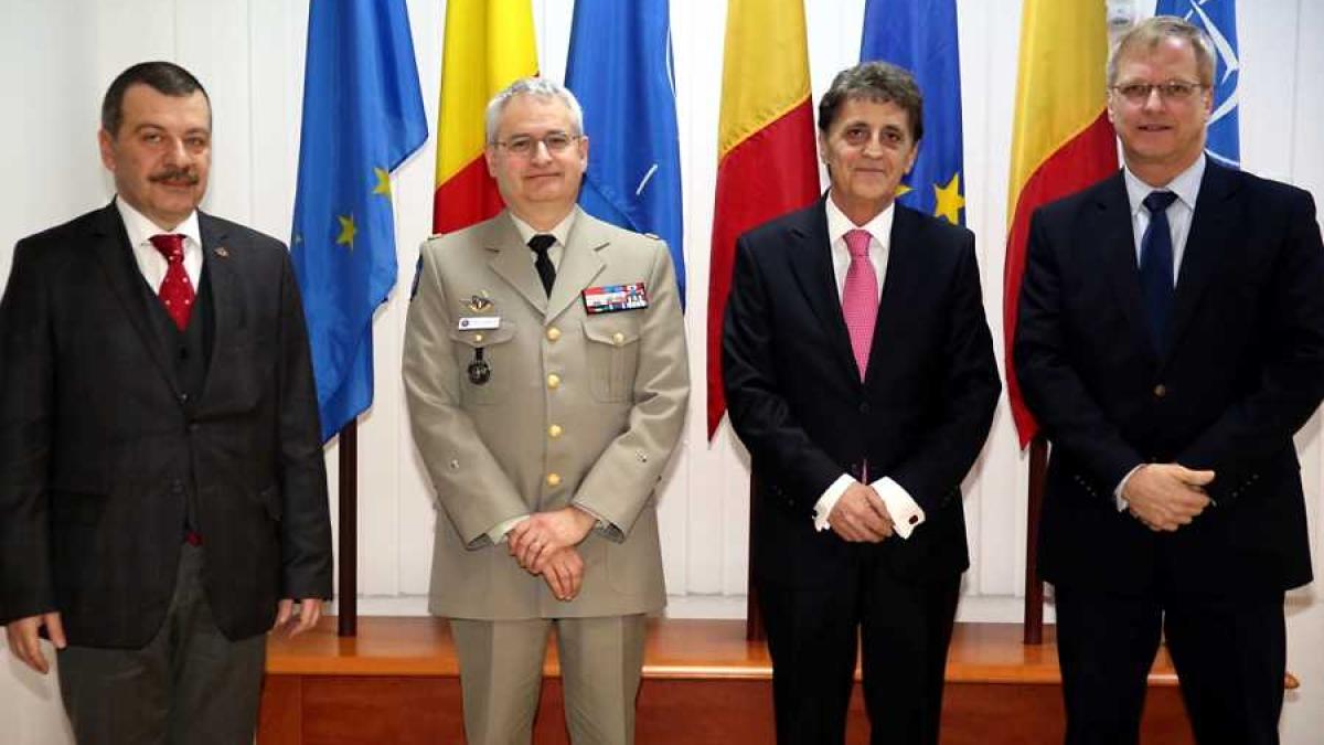 mircea_dusa_paul_savereux_romania_nato_26188600