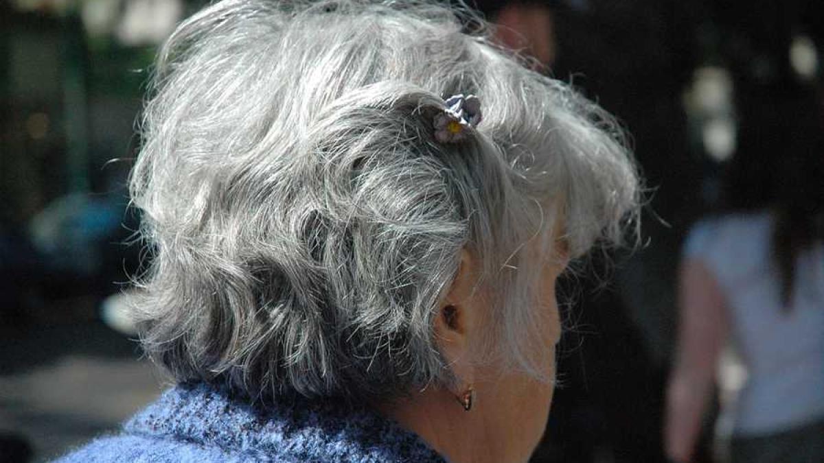 femeie_batrana_66109900