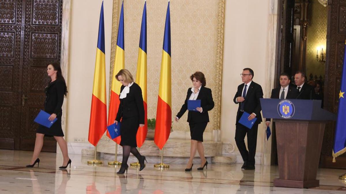 2_guvern_carmen_dan_rovana_plumb_stanescu_41493100