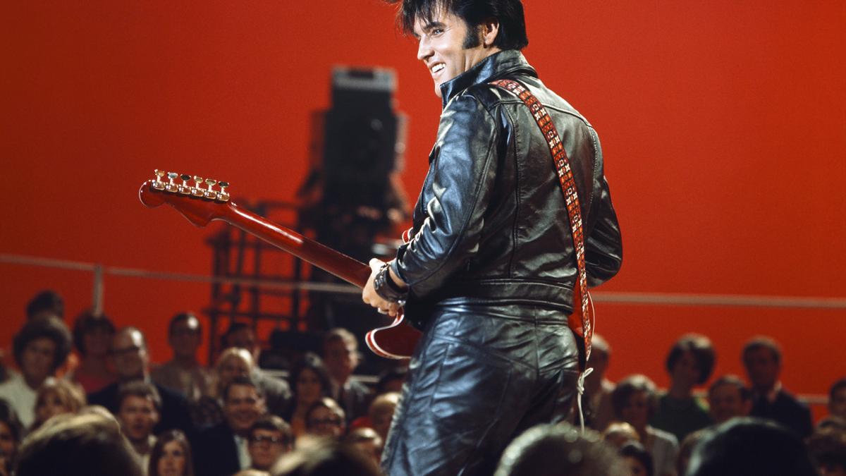 elvis_presley_1968_color_billboard_1548_43783300
