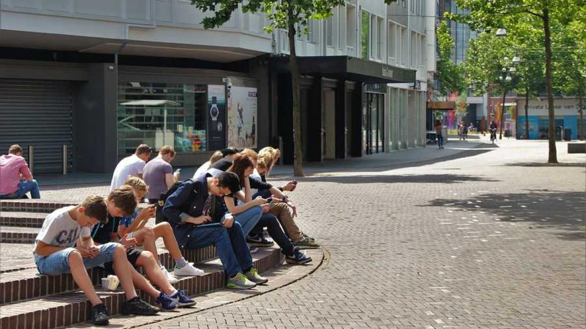 campus_scoala_universitate_elevi_73132100