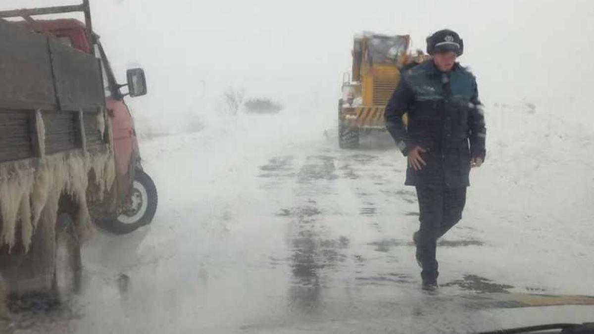 politie_iarna_drum_zapada_26914800