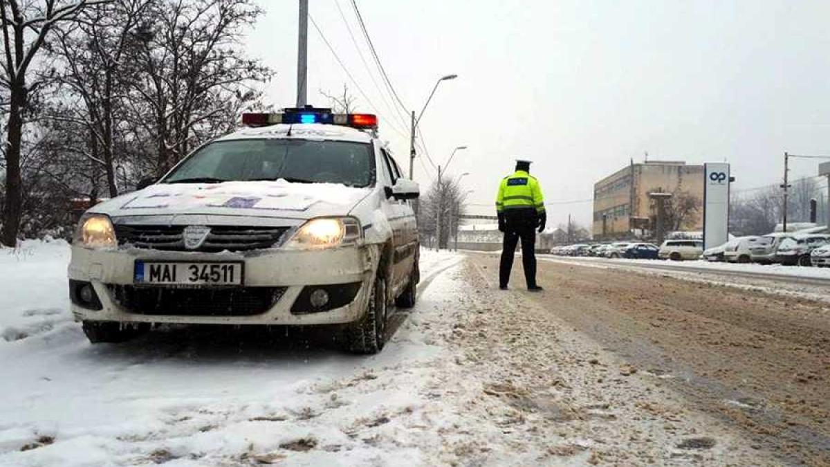 zapada_iarna_politist_44061200