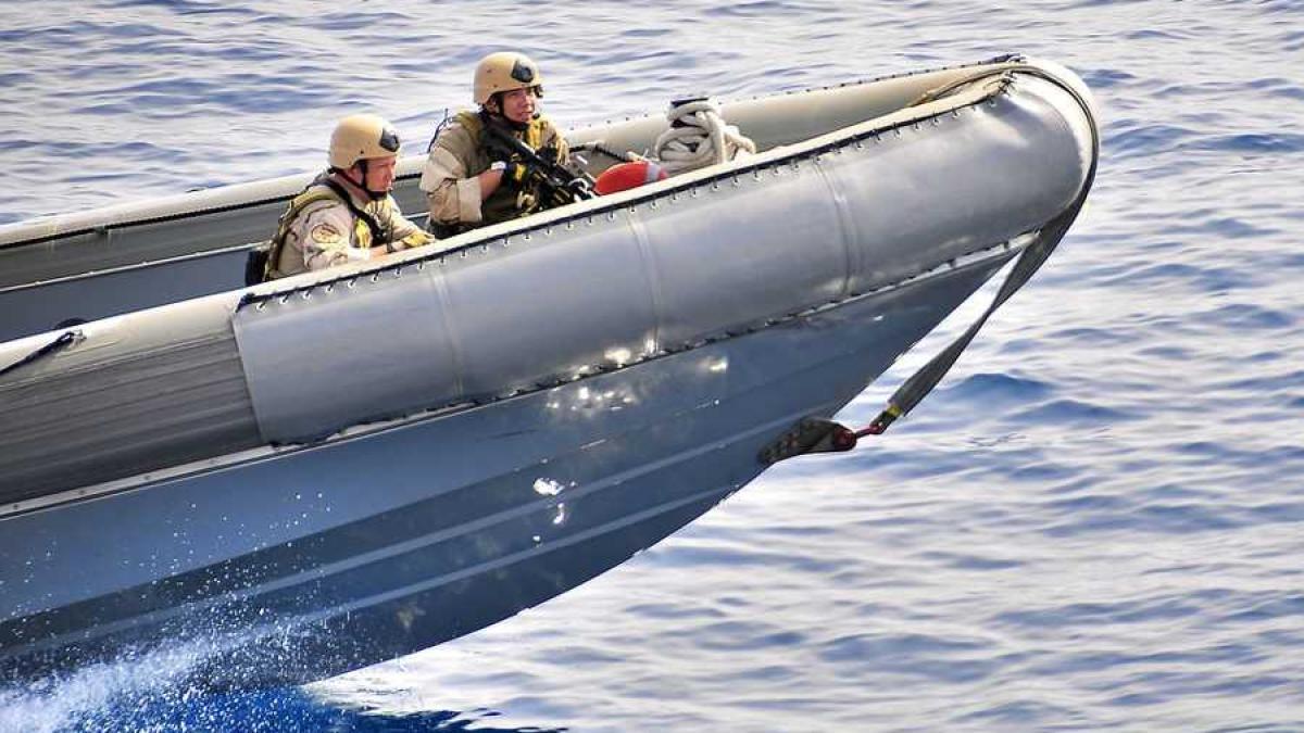 militari_barca_exercitiu_28458300