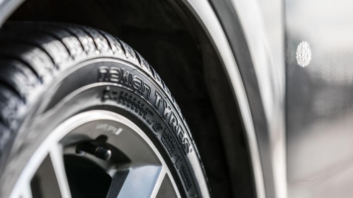 nokian_wrsuv4_fitted_84824900
