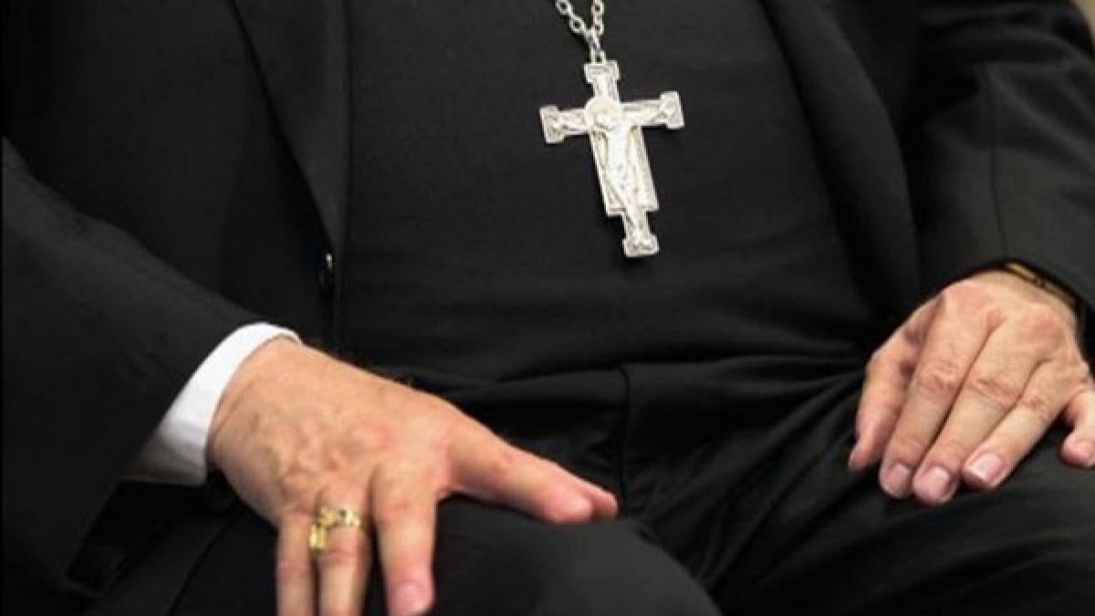 preot_sutana_06506300