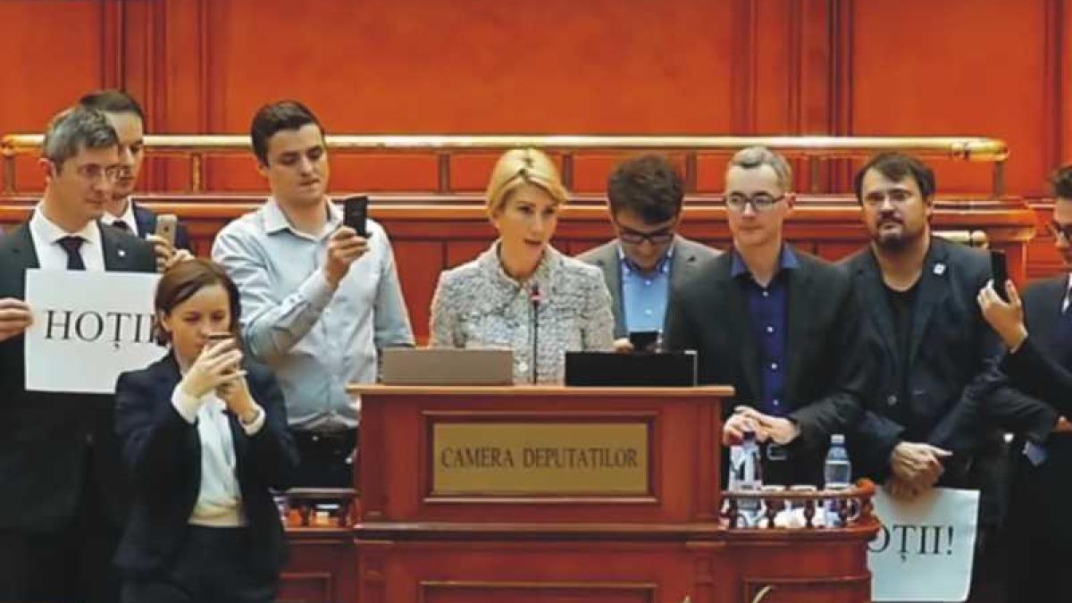 turcan_parlament_18594000