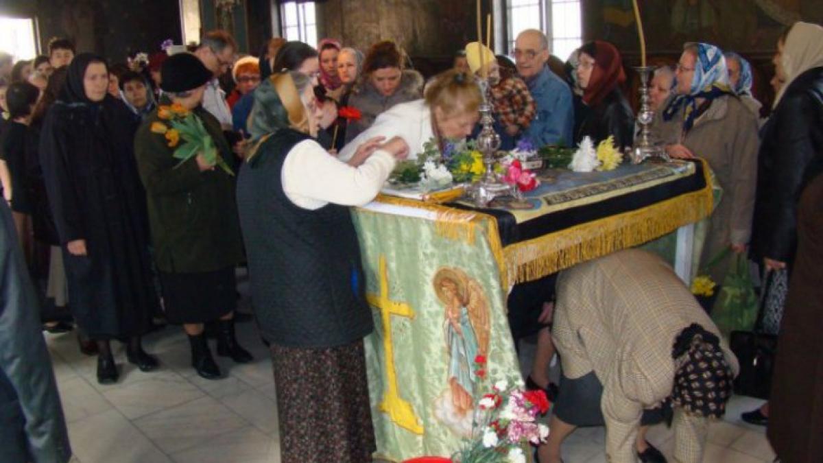 trecerea_pe_sub_masa_26545200