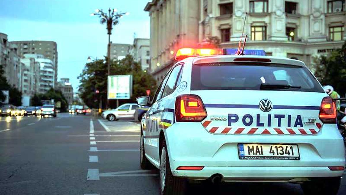 masina_politie_seara_politist_62981600