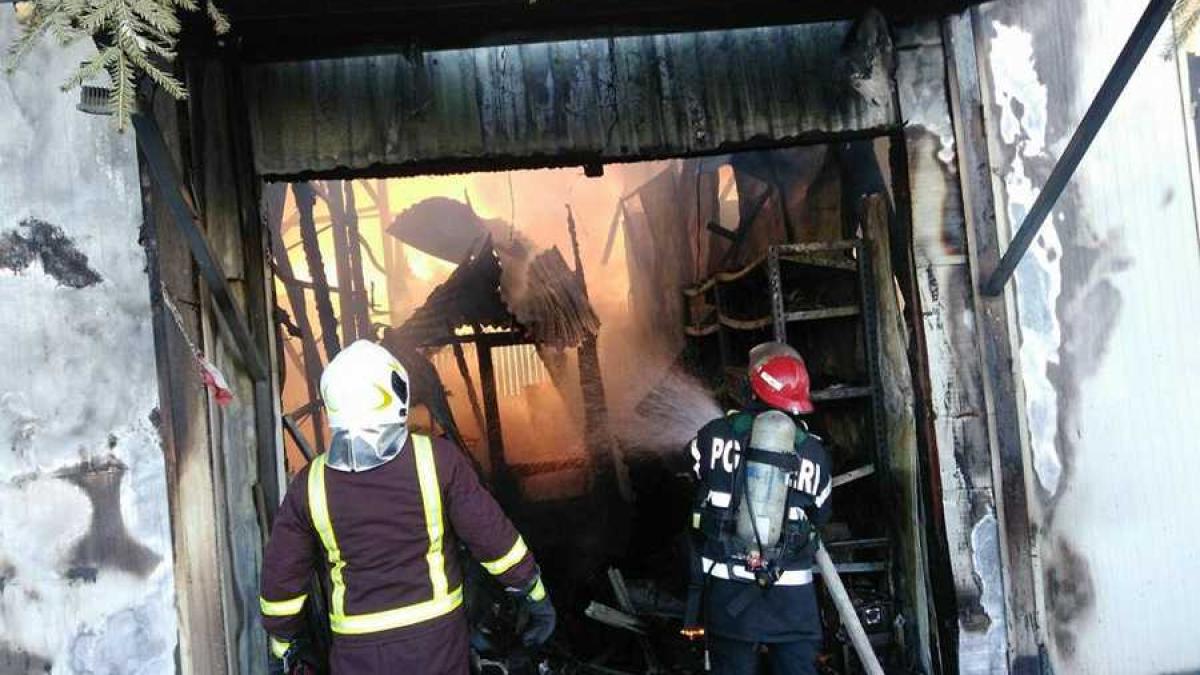 pompieri_incendiu_03_59663600