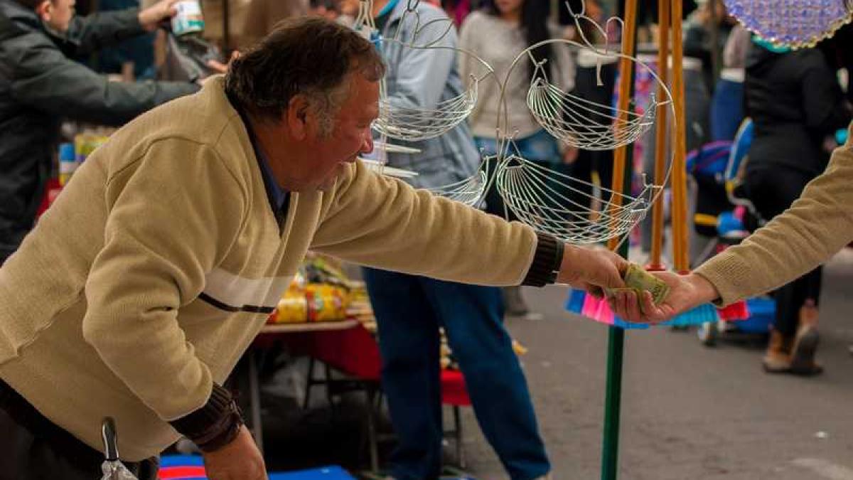 munca_vanzator_angajat_97659500